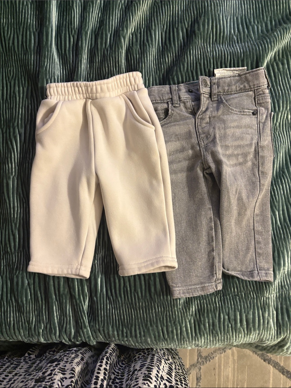 Zara bundle jeand and pants Neutral Fleece Pull-On Pants - Cream